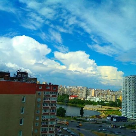 Уютная квартира метро Харьковская 3 мин, Паспорт-Сервис, Аэропорт Борисполь Киев Экстерьер фото