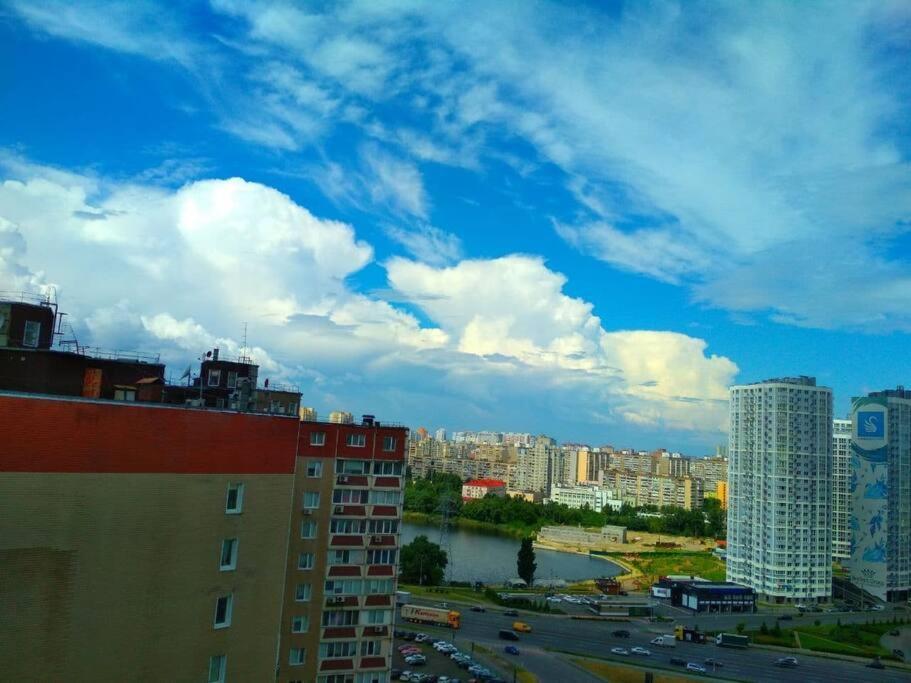 Уютная квартира метро Харьковская 3 мин, Паспорт-Сервис, Аэропорт Борисполь Киев Экстерьер фото